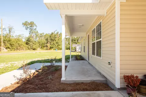 Exterior - 2350 Edgewood St, Waycross, GA 31501 photo 2 of 3