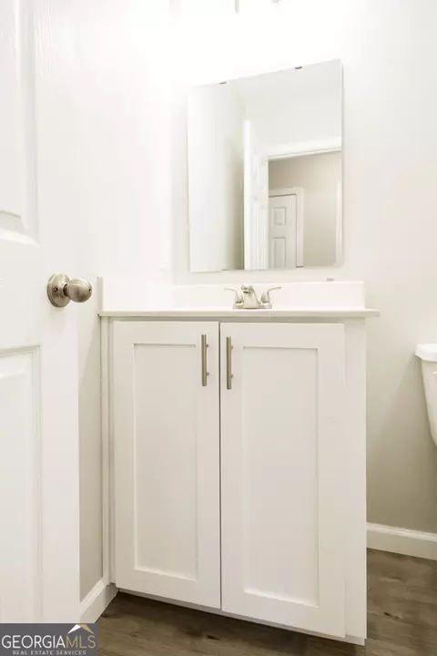 Bath - 2350 Edgewood St, Waycross, GA 31501 photo 2 of 5