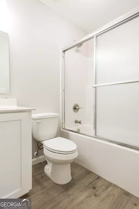 Bath - 2350 Edgewood St, Waycross, GA 31501 photo 1 of 5