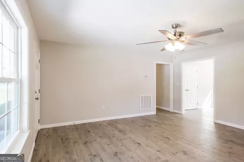 Living - 2350 Edgewood St, Waycross, GA 31501 photo 2 of 3