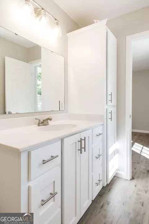 Bath - 2350 Edgewood St, Waycross, GA 31501 photo 5 of 5