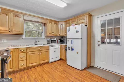 Kitchen - 66 Ellis Trl, Covington, GA 30016 photo 1 of 6