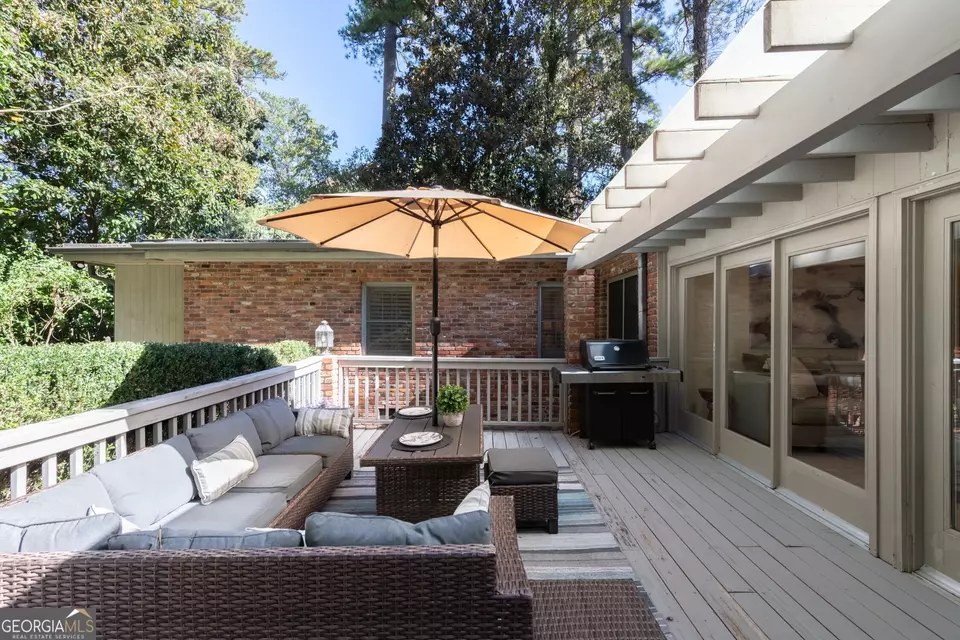 Exterior - 3144 E Wood Valley Rd NW, Atlanta, GA 30327 photo 3 of 10