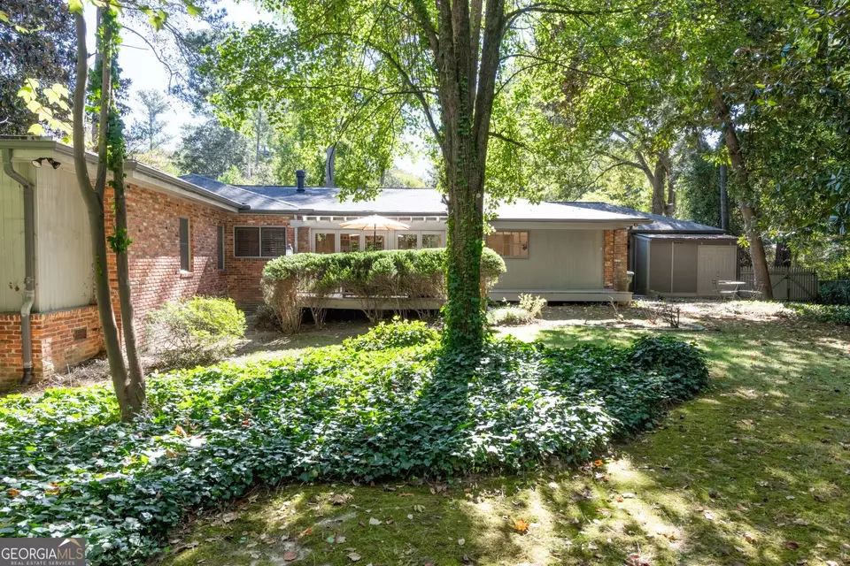 Exterior - 3144 E Wood Valley Rd NW, Atlanta, GA 30327 photo 5 of 10