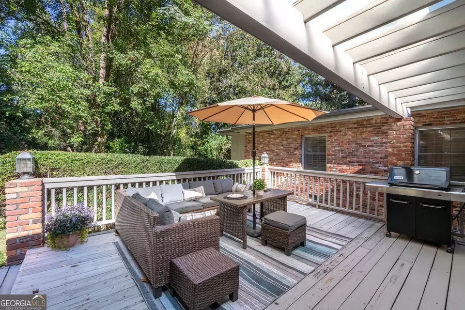 Exterior - 3144 E Wood Valley Rd NW, Atlanta, GA 30327 photo 2 of 10