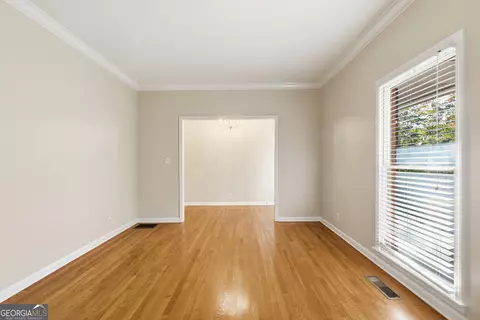 Living - 126 Carolina Dr, Toccoa, GA 30577 photo 2 of 6