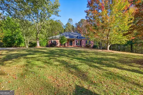 126 Carolina Dr, Toccoa, GA 30577