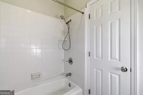 Bath - 126 Carolina Dr, Toccoa, GA 30577 photo 3 of 4