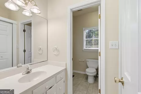 Bath - 126 Carolina Dr, Toccoa, GA 30577 photo 2 of 4