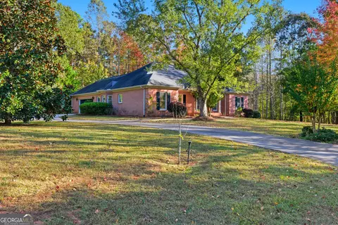 Exterior - 126 Carolina Dr, Toccoa, GA 30577 photo 3 of 14