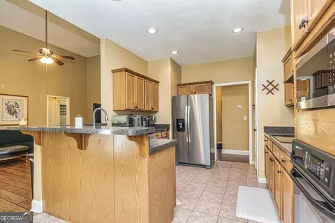 Kitchen - 4555 Mooty Bridge Rd, Lagrange, GA 30240 photo 2 of 2
