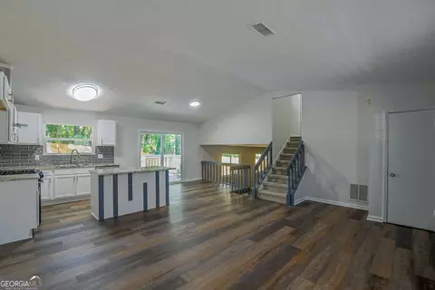 4812 White Oak Path, Stone Mountain, GA 30088 photo 8