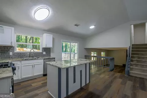 4812 White Oak Path, Stone Mountain, GA 30088 photo 12