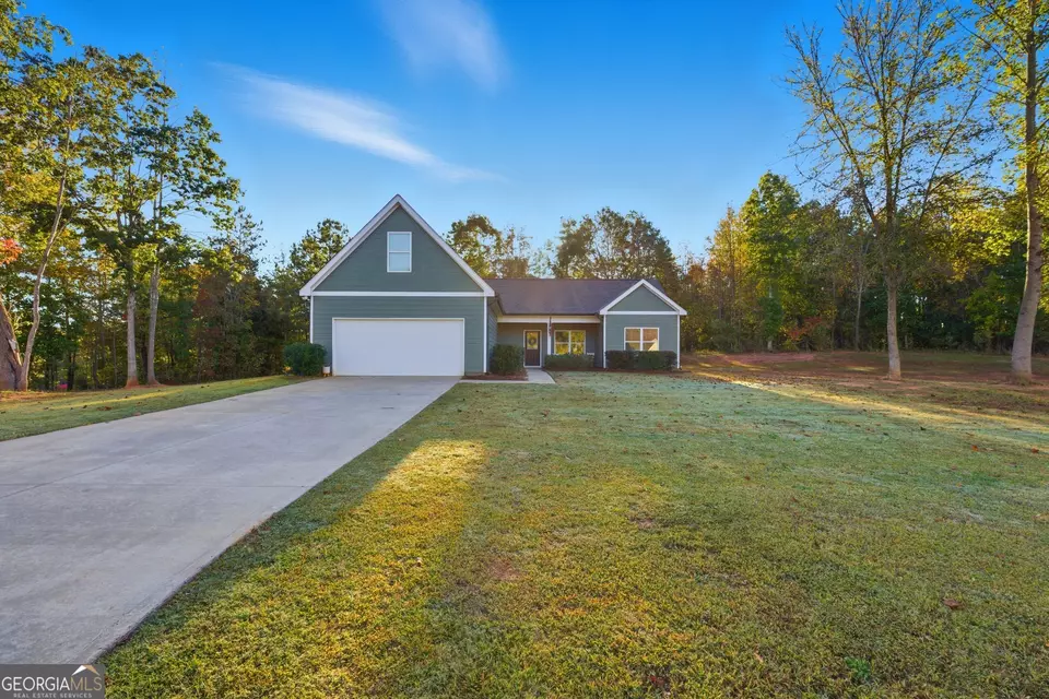 Exterior - 189 Oakwood Dr, Commerce, GA 30529 photo 2 of 8