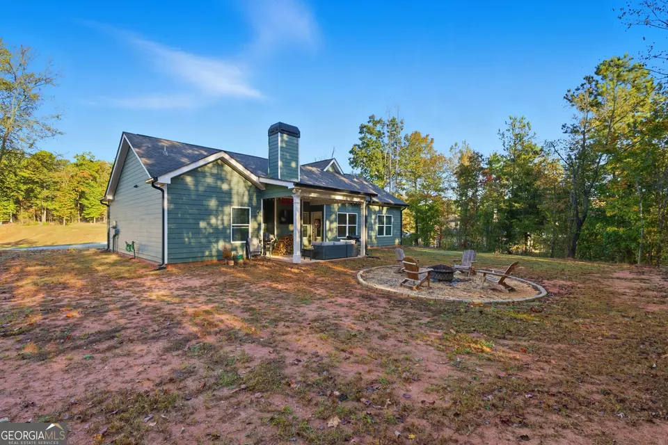 Exterior - 189 Oakwood Dr, Commerce, GA 30529 photo 6 of 8