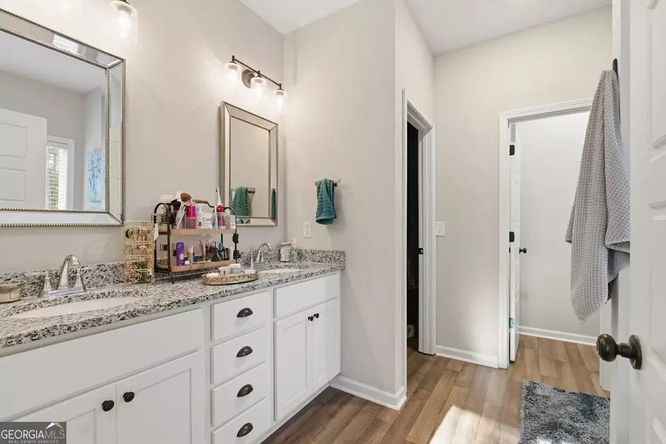 Entry Way - 189 Oakwood Dr, Commerce, GA 30529 photo 3 of 4