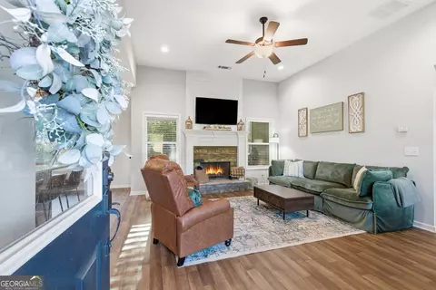 Entry Way - 189 Oakwood Dr, Commerce, GA 30529 photo 1 of 4