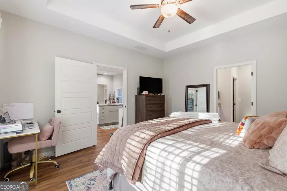 Bedroom - 189 Oakwood Dr, Commerce, GA 30529 photo 2 of 6
