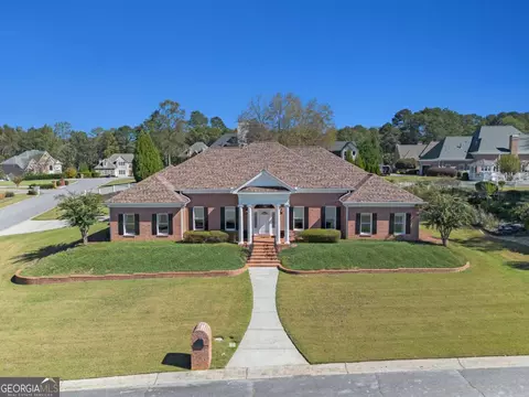 2461 Grande Oak Cir, Lawrenceville, GA 30043