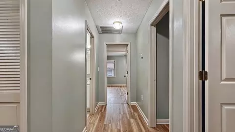 Entry Way - 202 Montclair Dr, Calhoun, GA 30701 photo 6 of 7