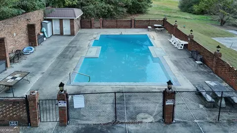 Exterior - 202 Montclair Dr, Calhoun, GA 30701 photo 6 of 7