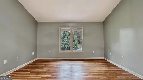 Living - 202 Montclair Dr, Calhoun, GA 30701 photo 4 of 4