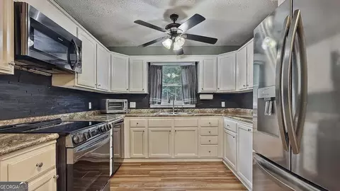 Kitchen - 202 Montclair Dr, Calhoun, GA 30701 photo 1 of 1