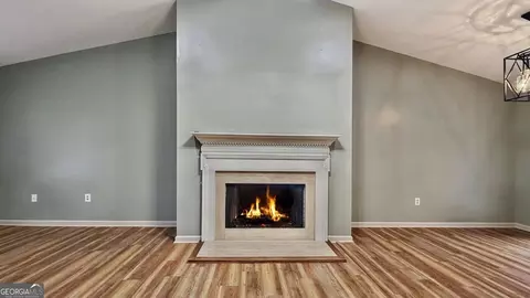 Living - 202 Montclair Dr, Calhoun, GA 30701 photo 1 of 4