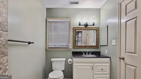 Bath - 202 Montclair Dr, Calhoun, GA 30701 photo 4 of 4