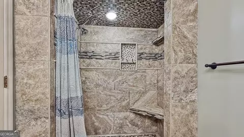 Bath - 202 Montclair Dr, Calhoun, GA 30701 photo 3 of 4