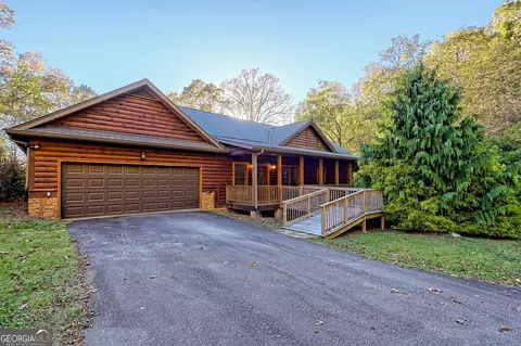407 Blackberry Dr, Rabun Gap, GA 30568