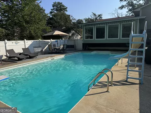 Exterior - 6627 Cameron Rd, Morrow, GA 30260 photo 7 of 13