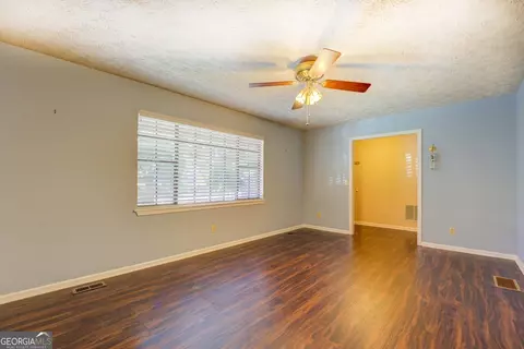 Living - 6627 Cameron Rd, Morrow, GA 30260 photo 3 of 6