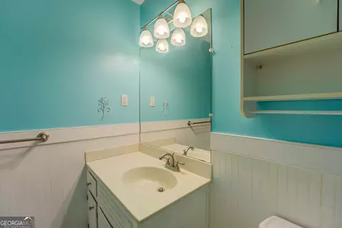 Bath - 6627 Cameron Rd, Morrow, GA 30260 photo 3 of 4
