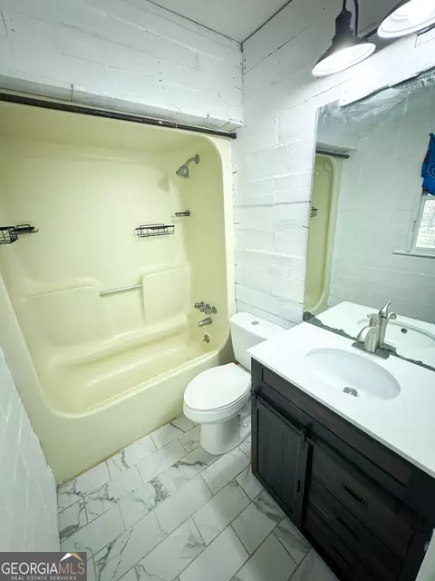 Bath - 22 Laurel Dr, Valley, AL 36854 photo 2 of 2