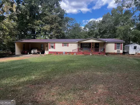 50 E Lake Ct, Sandersville, GA 31082
