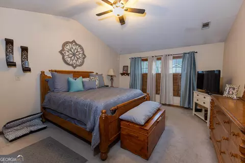 Bedroom - 10990 Clearwater Dr, Hampton, GA 30228 photo 3 of 4