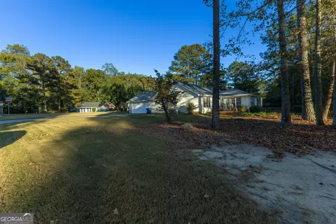 Exterior - 10990 Clearwater Dr, Hampton, GA 30228 photo 14 of 15