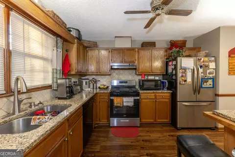 Kitchen - 10990 Clearwater Dr, Hampton, GA 30228 photo 1 of 2