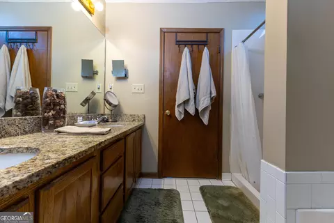 Bath - 10990 Clearwater Dr, Hampton, GA 30228 photo 3 of 4