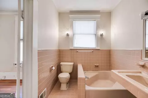 Bath - 427 E College St, Bowdon, GA 30108 photo 1 of 2