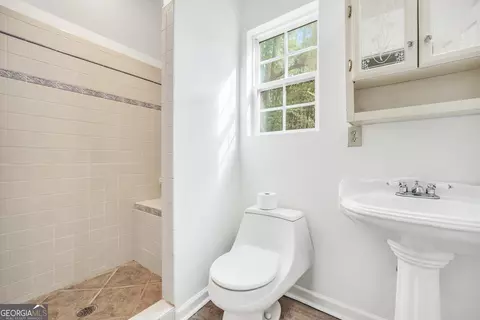 Bath - 550 Malcom Rd, Covington, GA 30014 photo 1 of 5