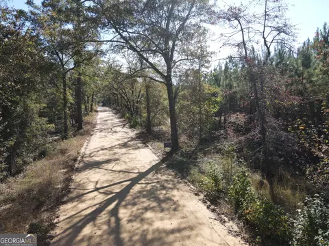 1073 Hawhammock Rd, Swainsboro, GA 30401