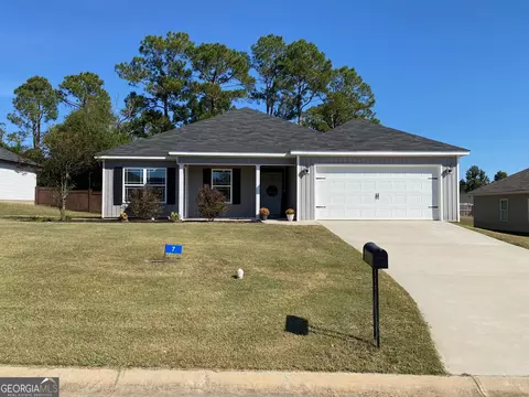 7 Cole Dr, Hawkinsville, GA 31036