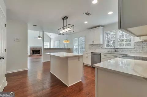 2305 Compton Pl, Suwanee, GA 30024 photo 7
