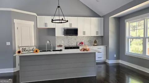 49 Sweetgum St, Talmo, GA 30575