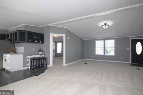 Living - 104 Bayberry Dr, Byron, GA 31008 photo 4 of 5
