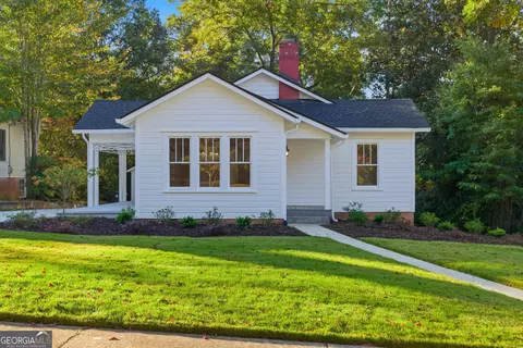 228 E Doyle St, Toccoa, GA 30577