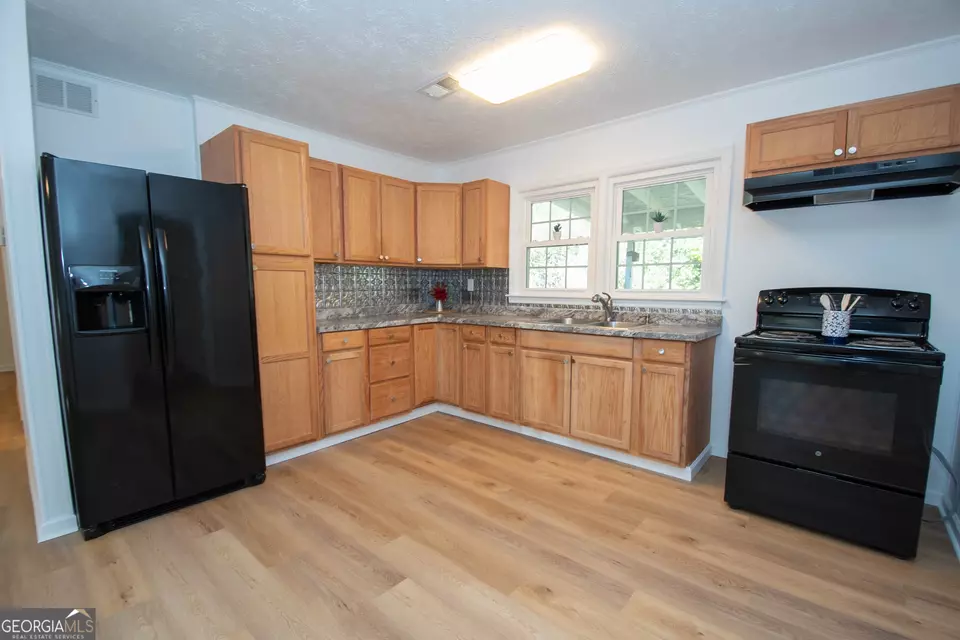 Kitchen - 12 Ulas B Ware Rd, Newnan, GA 30263 photo 1 of 3