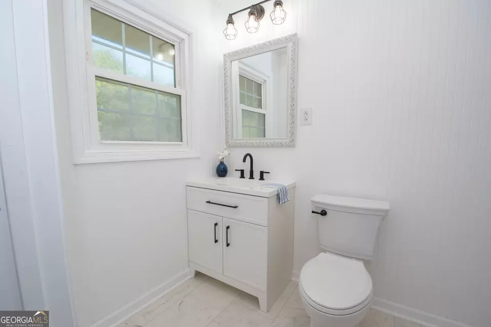 Bath - 12 Ulas B Ware Rd, Newnan, GA 30263 photo 2 of 3